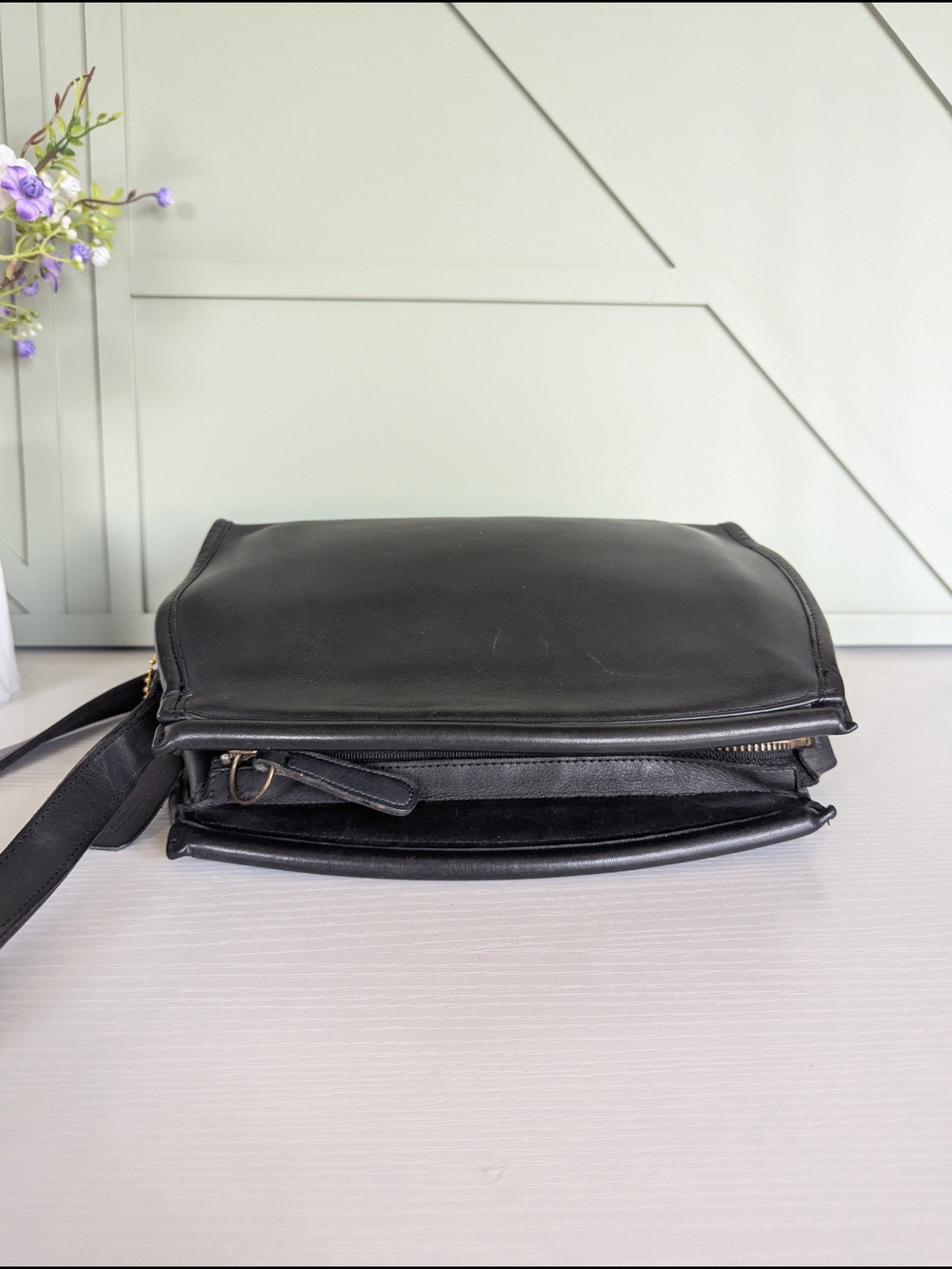 vintage Coach Devon Bag (Style #9908) from the 1990s, made of black glovetanned - Picture 9 of 14